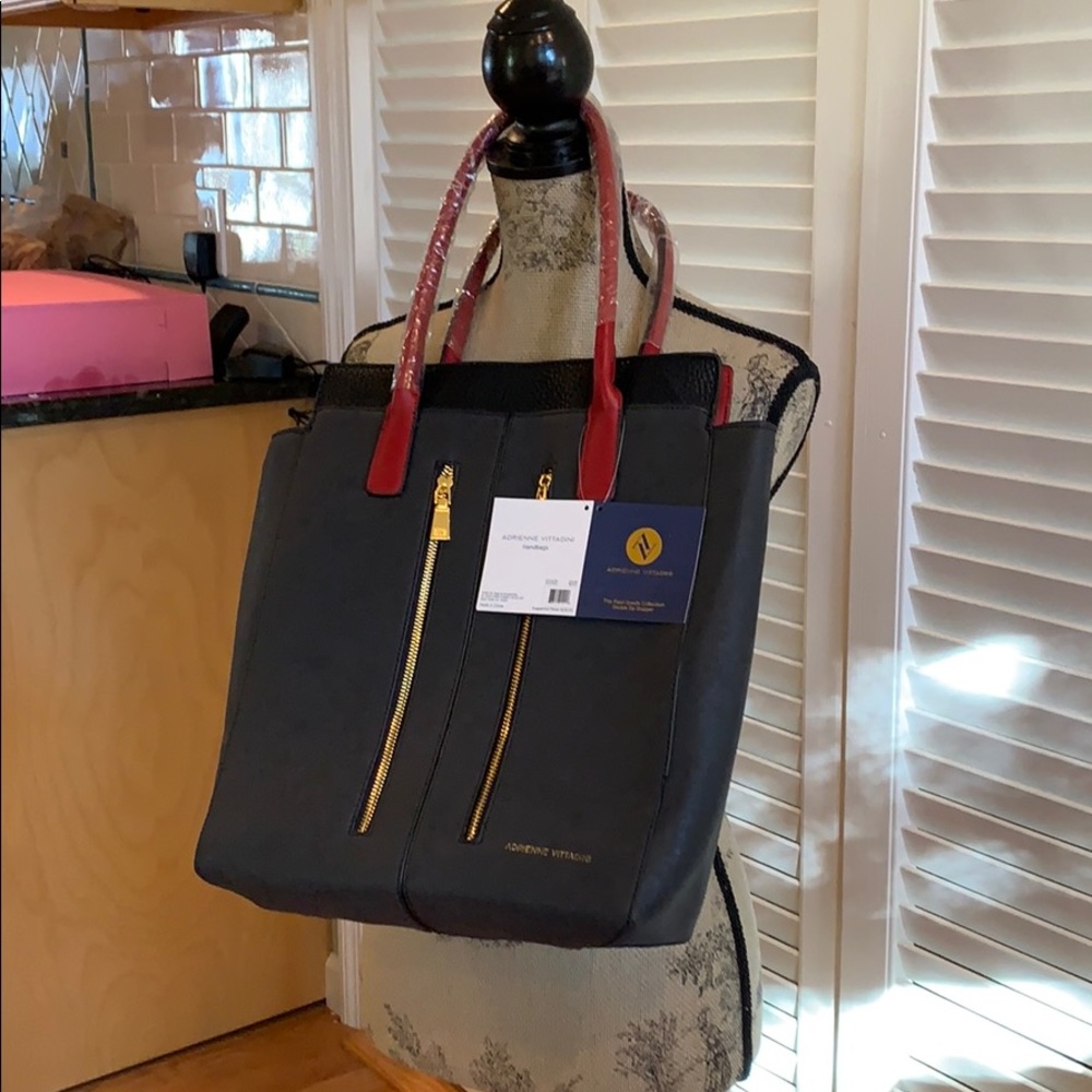 Adrienne Vittadini Pocketbook